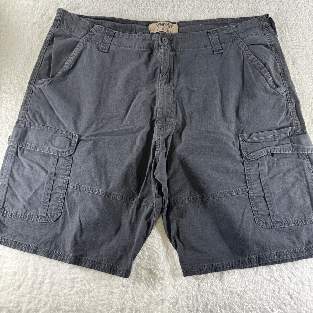 Wrangler Baggy Cargo Shorts Black Ripstop Pockets Size 40 9" Inseam Clean Skater